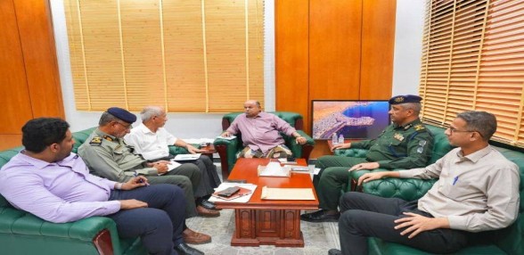 الخنبشي يدعو لتنظيم العمالة الأجنبية وتشديد الرقابة على منافذ حضرموت