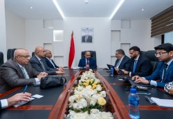 اليمن يبحث مع شركاء دوليين دعم الاتصالات والمياه والتعاون التنموي