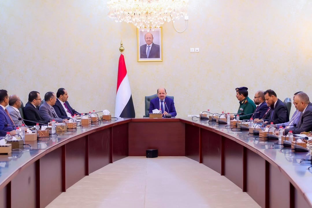 الحكومة تبحث خطط مواجهة تداعيات التصعيد وحماية الاستقرار الاقتصادي