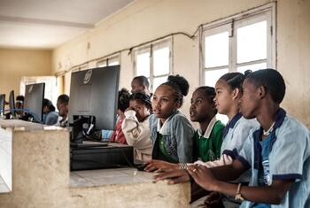 اليونسكو: 113 دولة تنفق على خدمة الديون أكثر من تعليم أطفالها