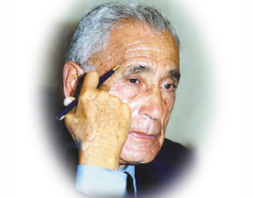 الكاتب العربي الكبير محمد حسنين هيكل